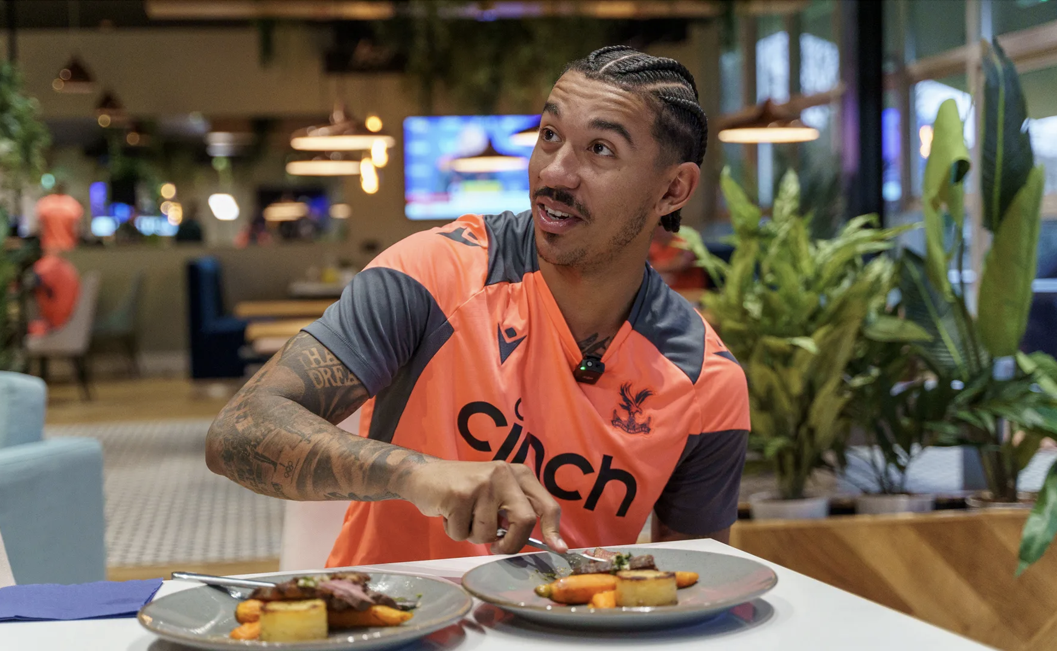 Watch: Chris Richards taste vegan beef for 'Green Football Weekend ...